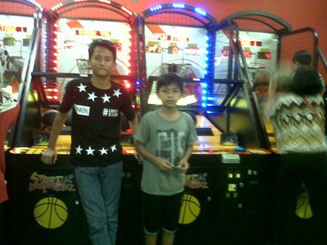 sayidmuhajir's profile picture. 