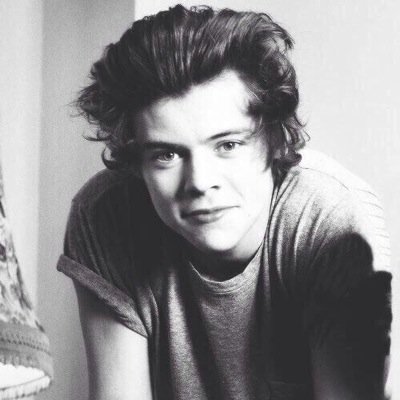 Follow...@iwannabiteharry... And ...@pizzamestyles... if you want your fave to touch your butt ♥ ♥♥