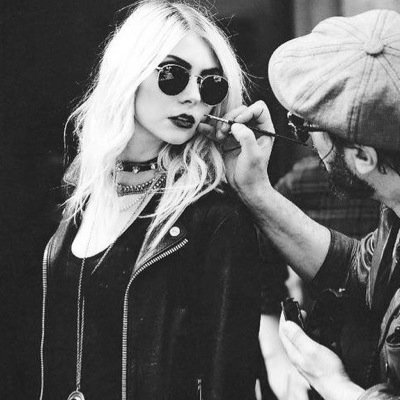 Band freak and fashion enthusiast.  [RP / Any age / preferably post #GG]