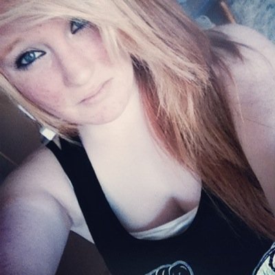 Music is my life & I'm obsessed with Winnie The Pooh. c: 
Follow me on instagram @pooh_bear_addict c: 

I apologize in advance for my awkwardness. ;-;