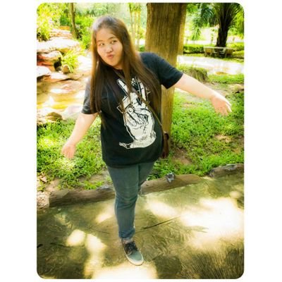 คุยได้ทุกคนเลย ปกติเป็นคนเงียบๆ ใครทักก็คุย ใครไม่ทักเราทักคุณเอง อิอิ (: