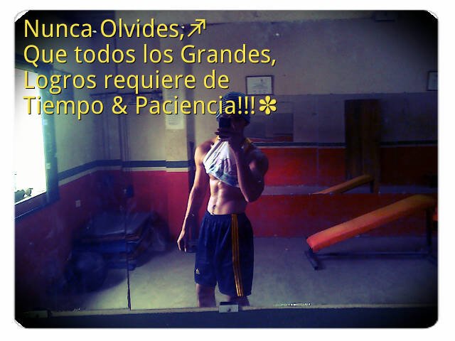 Soy un chico que me gusta entrenar , ser disiplinado ,me gusta hacer amig@s y cualidad es ser responsable y ayudar a las personas en lo q pueda hacer x ella
