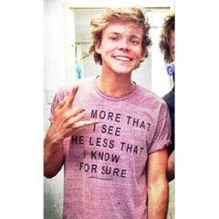 free follow from @LOVERSLIKEASH because youre lovely. ask her for a follow back(: