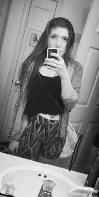 rebmevon12's profile picture. I promise to hate you as much as I hate myself.