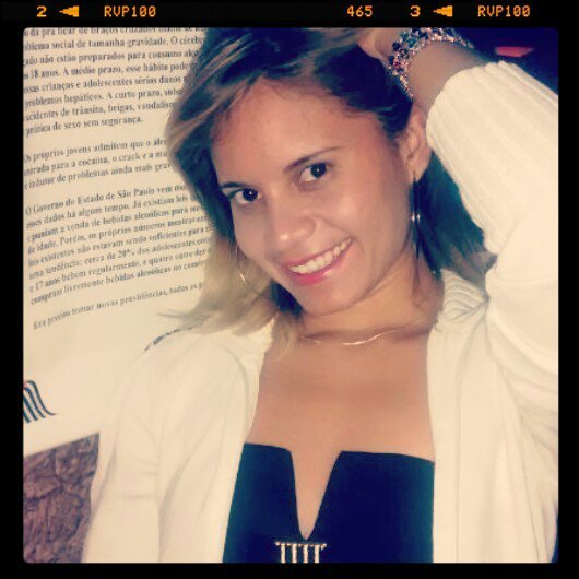 viver ,sonhar ,ate o dia amanhecer.......sou feliz não importa a dor da vida o importante é que tenho DEUS ,família,amigos e uma linda vida...viva o hoje