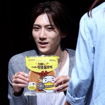 [18+] Jang Hyunseung. big boobs come here*-*