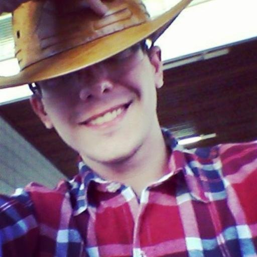 Moreno alto, bonito e sens..... Ok, parei.     -     https://t.co/EscpYjuv0L