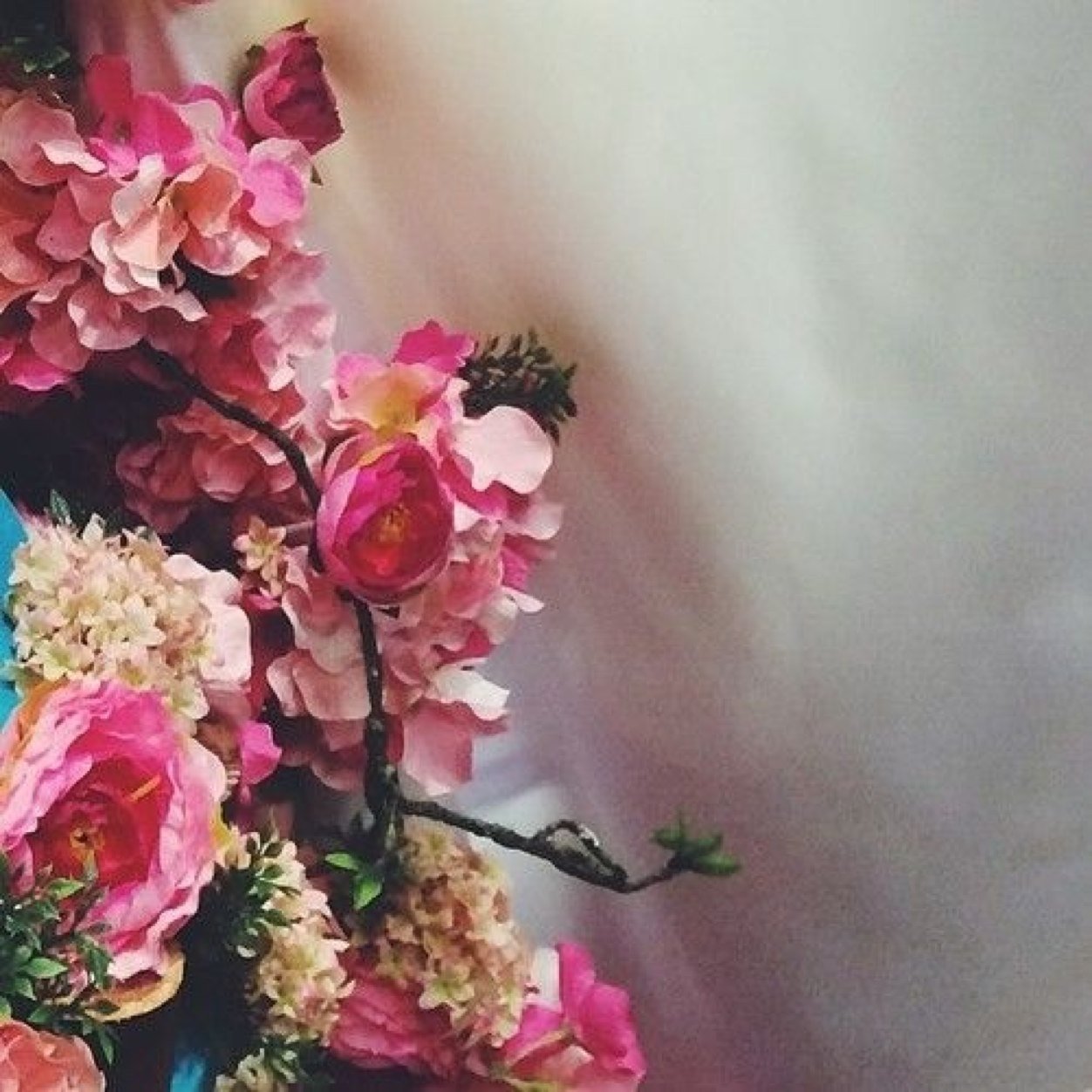 ALAMAL1440's profile picture. ‏ومآ أنا سوى عآبرة وإنني إلى الله مهآجرة اسعى للجنة صابرةولرضى الله مثابرة.‏يارب خُذ بيدي إليك،وإملأني بحكايا الجنة،وطهرني من الدُنيا وأقبلني يوم ألقاك♡