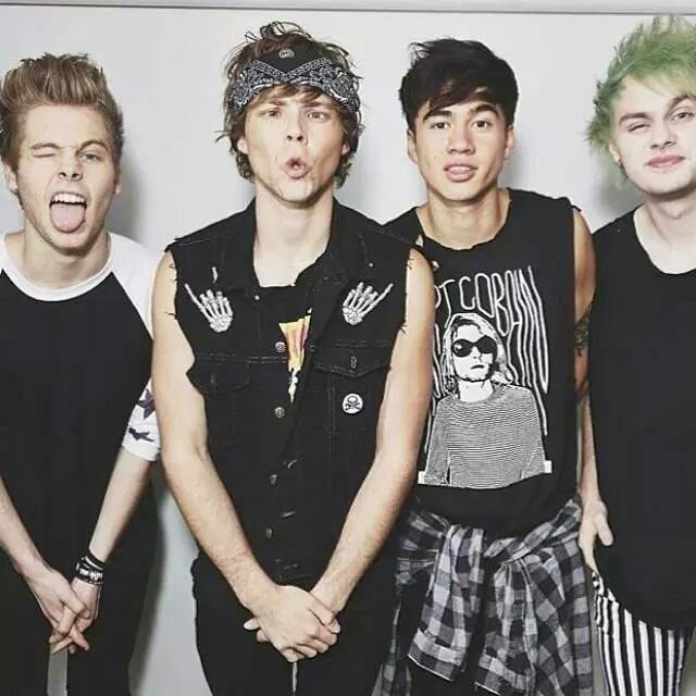 5 seconds of summer/5SOS
|not all angels have wings|
@5SOS
