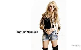 I AM A ROLEPLAYER i sing in a band called Pretty reckless:*