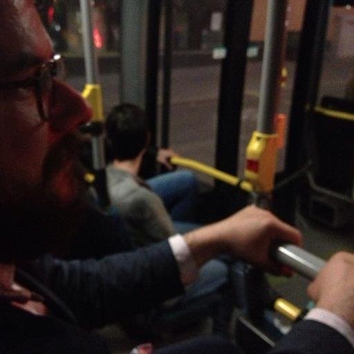 oh_dan's profile picture. meddelsam medelklass i Mellansverige
 - medioker medelålders bemedlad