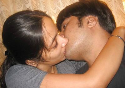 a hot couple @image_trade n @sexy_verma seeking for porn and group sex chat