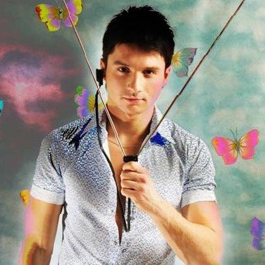 oxelywyt's profile picture. parent of 2, social adept, wine geek