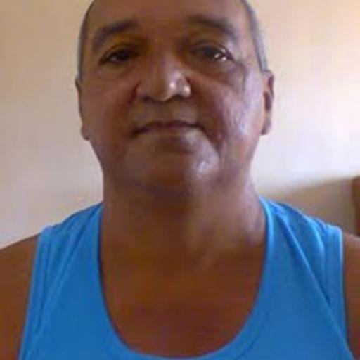 SOU OLINDENSE, TRABALHO COM MARKETING E VENDAS, TORÇO PELO SANTA CRUZ, ACREDITO EM DEUS, CURTO MPB E CAMINHADA.