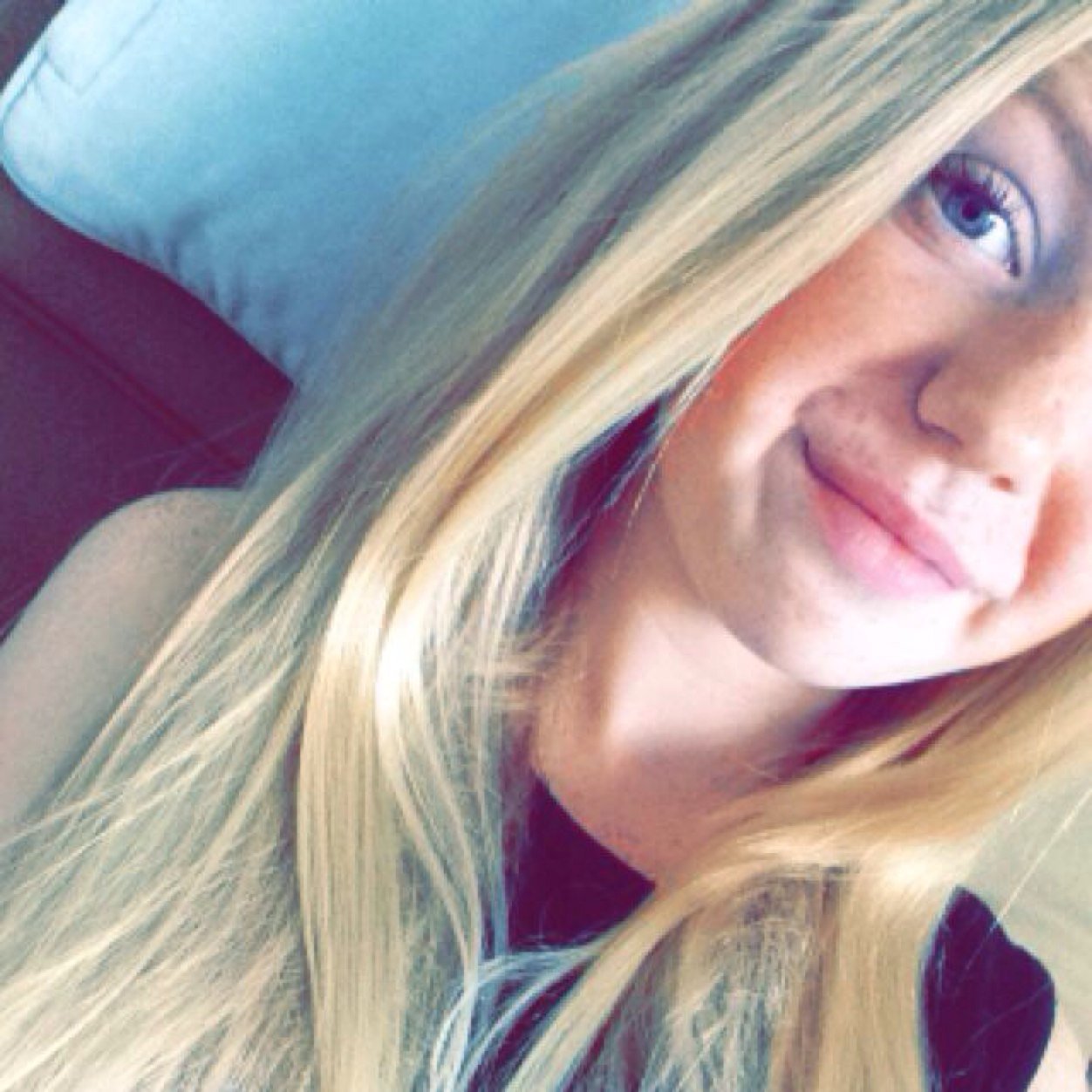 PienHuusken's profile picture. hockey/ 12 jaartjes / 1C1 / iloveyou x veerle / follow me on instagram: xjespienetje / i love my friends /never give up / no music no live / love music