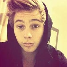 Nayra_Hemmings's profile picture. I Really Don't Care!