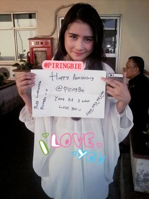 OFFICIAL 1st  parody @prillybie 30072011.