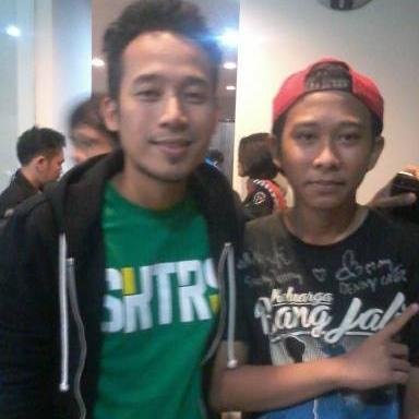 Mau Follback?
Mention Aje.

We Always Support @DennyCagur, @shantydenny, @KeL_BangJali And @KBJ_DepokRaya Invite : 7E8241E5