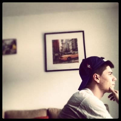 Estudiante de derecho en la USC Ex jugador de el Arosa, Cultural Leonesa y Cambados Actualmente en el San Martín.