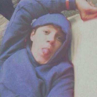 i love you but niall loves you more/follow @bambizouis