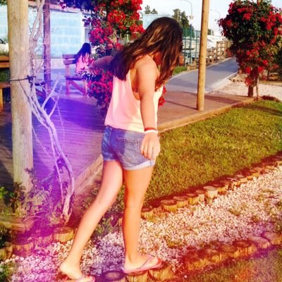 Cuando la vida te presenta razones para llorar demuestrale que tienes mil y una razon para sonreir