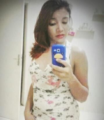 ... Meu lado menina..aquele que
sonha..uma frágil princesa , doce,
meiga e fada...