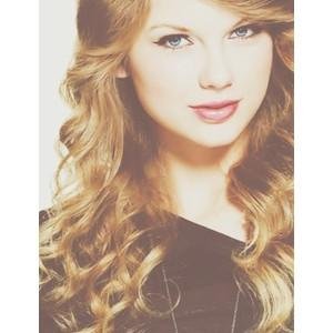 Tweeting quotes from the queen; @taylorswift13 ❤ Be that Fearless girl. The one that would dare to do anything. Also follow @alisonswiftfact ❤