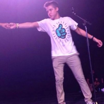 please follow @thotsiderhbu bc she lost a lot of followers recently & she just gave you a free follow!