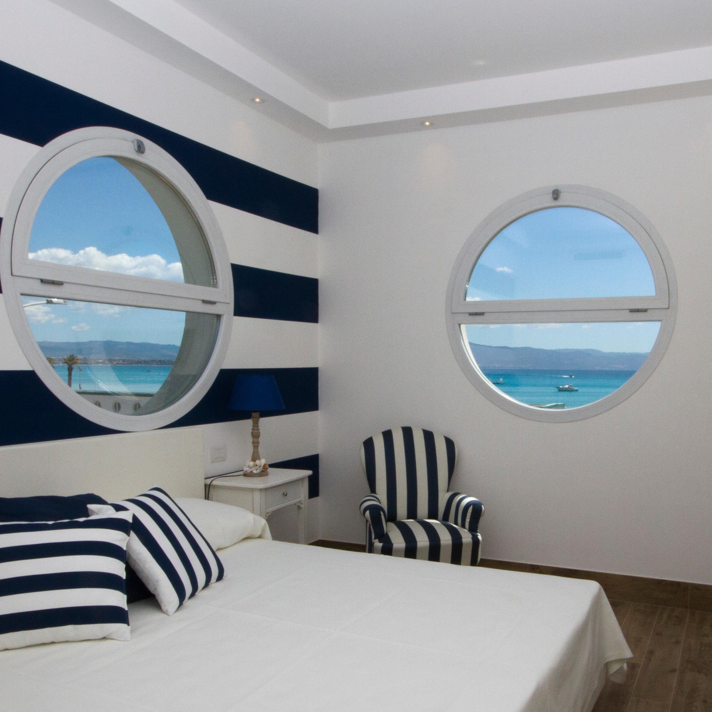 Hotel Nautilus =) Il tuo nuovissimo hotel sul mare!!