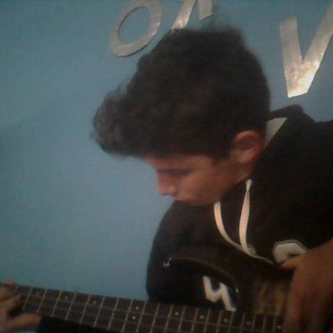 soy simpatico,me gusta el futbol y el rock junto con el rap...Asi soy yo me gusta ser aceptado por todos
