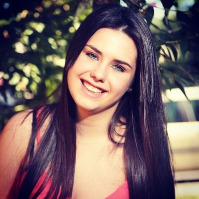 Hay recuerdos que nunca se borraran, y personas que no se olvidaran - Vive la vida, disfruta el momento y a la mierda lo que diga el resto.