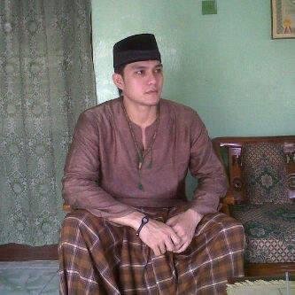 Bukan kesulitan yang membuat kita takut tapi ketakutan yang membuat kita sulit. :-) (BBM Pin Invite- 7DC8BA25 . IG: Adam_Al_Juan ) @My Life My Adventure. 2015