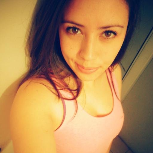Estudiante de Tercer Año de Enfermería de la Universidad Santo Tomas, tengo 20 años (: