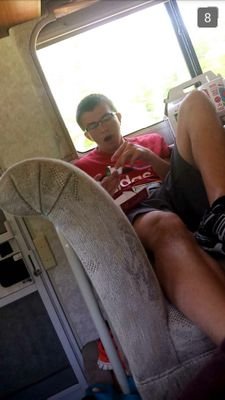 MakeMeFamous69's profile picture. 