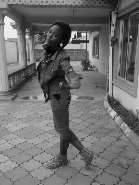 Simple..frndily ...easy goin Tycatalia..luv 2 mak frnds..nd c wahs goin  n dah world!