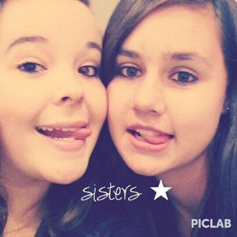 Love eminem , afr and eng speaking , if u follow me I follow u :)...I promis !! ♡Huge fan of selena gomez , Lady Gaga and katy perry and 1D ♡