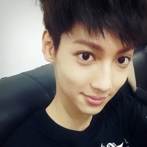 Boyfriend rapper | 95 Line | @askaeunnie__'s bat.man | @KSR_KRSeungyeon nuna | #STARSHIPunited