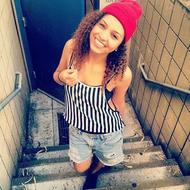17. I'm a loyal mother fucker|My Sis/Bro: Pay,Mana,Mari,Jailee,Isaiah,Keeyah,|My Parents : Corahn&&Jayda| Shawty Bad 4Life!       Singleeee!