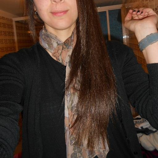 voy a seguir con mi tumbao' y con mis ojos colorados.  -_-  ♥