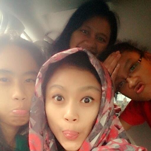Layla Kusuma Putri . SMP Nasima Semarang . Pekalongan 5 September 2002 . I'am SONE
