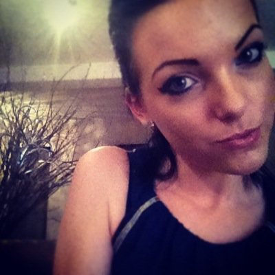 Esthéticienne chez Dana Om Spa Aller vite nous ajouter sur Facebook et visiter notre site ;)