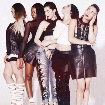 Just me and my girls 'cuz they're my bo$$ ✌ 1/6