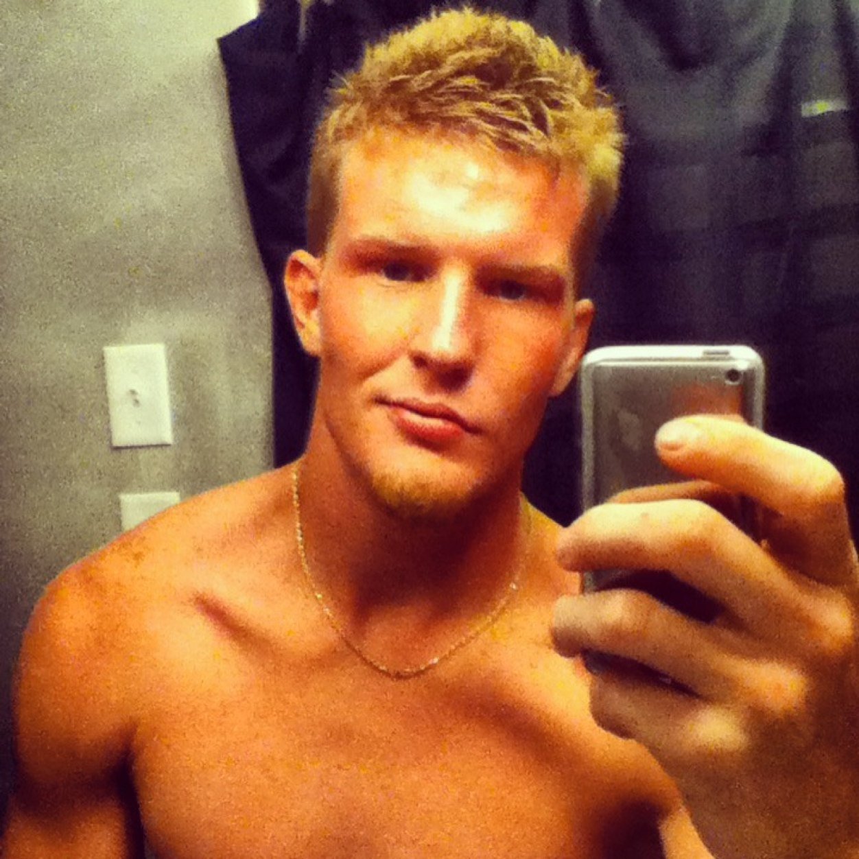 EjmsZach's profile picture. Things you love in life you cant have, things you do have you take advantage of ;)