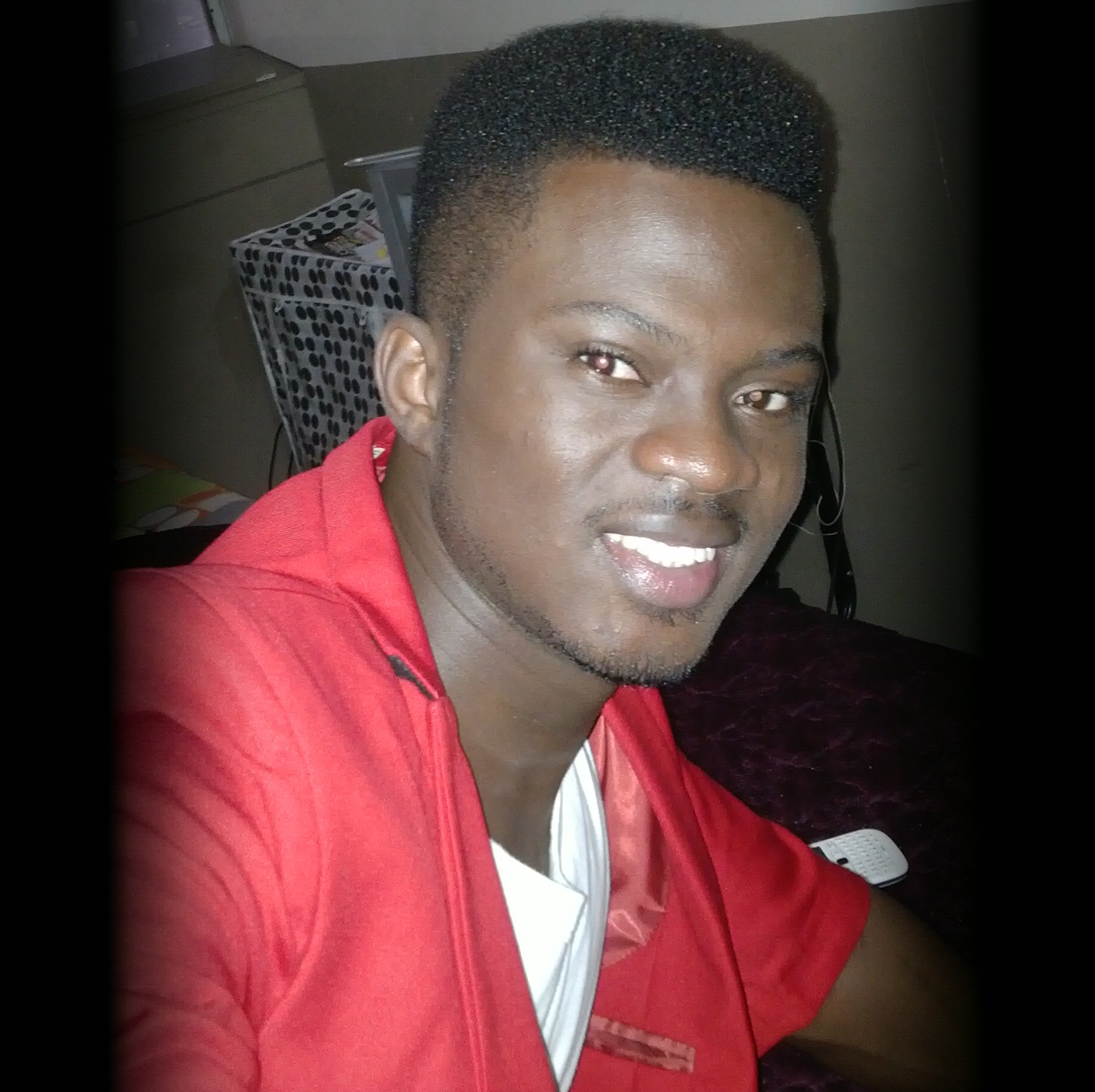 A cool calm down to earth guy with all sincerity of heart... humility is the blood that flows through my veins. When you dream.... dream big