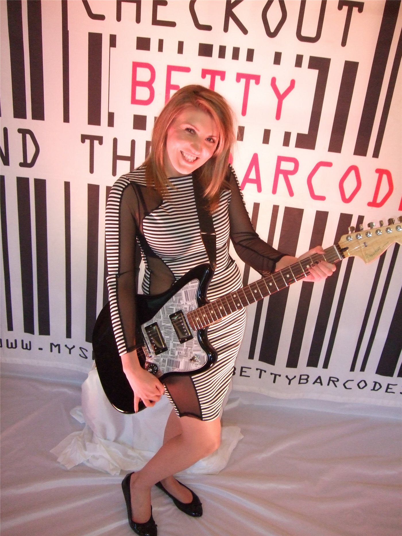 Checkout Betty and the Barcodes Perform girl anthems 70s 80s 90s 2000s Functions/Festivals/Weddings