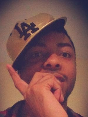 Bom eu sou uma pessoa que gosta de aproveitar as oportunidades em que a vida oferece,fazer novos amigos; #Follow me e conheceras na pratica