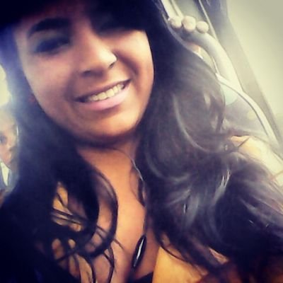 Nao me acostumo com esse mundo de coisas caras, pessoas baratas e sentimentos em liquidação !!  #éavida