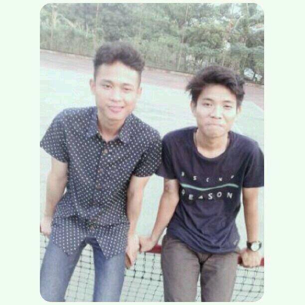 wahyuhidayat08's profile picture. Life must go on