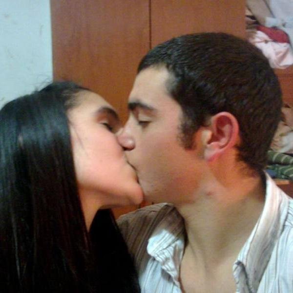 analialeonela's profile picture. 