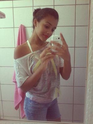 Whindersson Nunes :3 amo esse doido 
Deus razão de tdo ♡
Face: Gaby Soares
